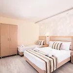 Ξενοδοχείο με διαμερίσματα Star Bay Luxury